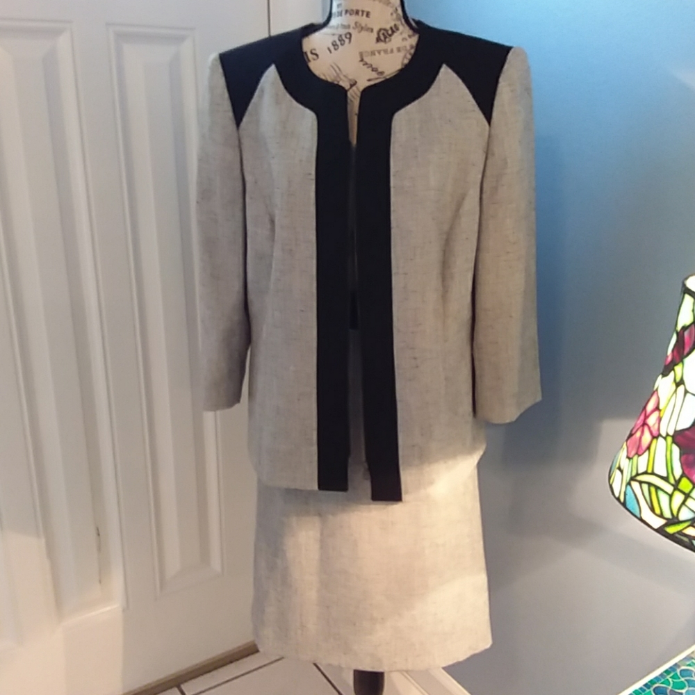 Preston and York two piece suit with skirt